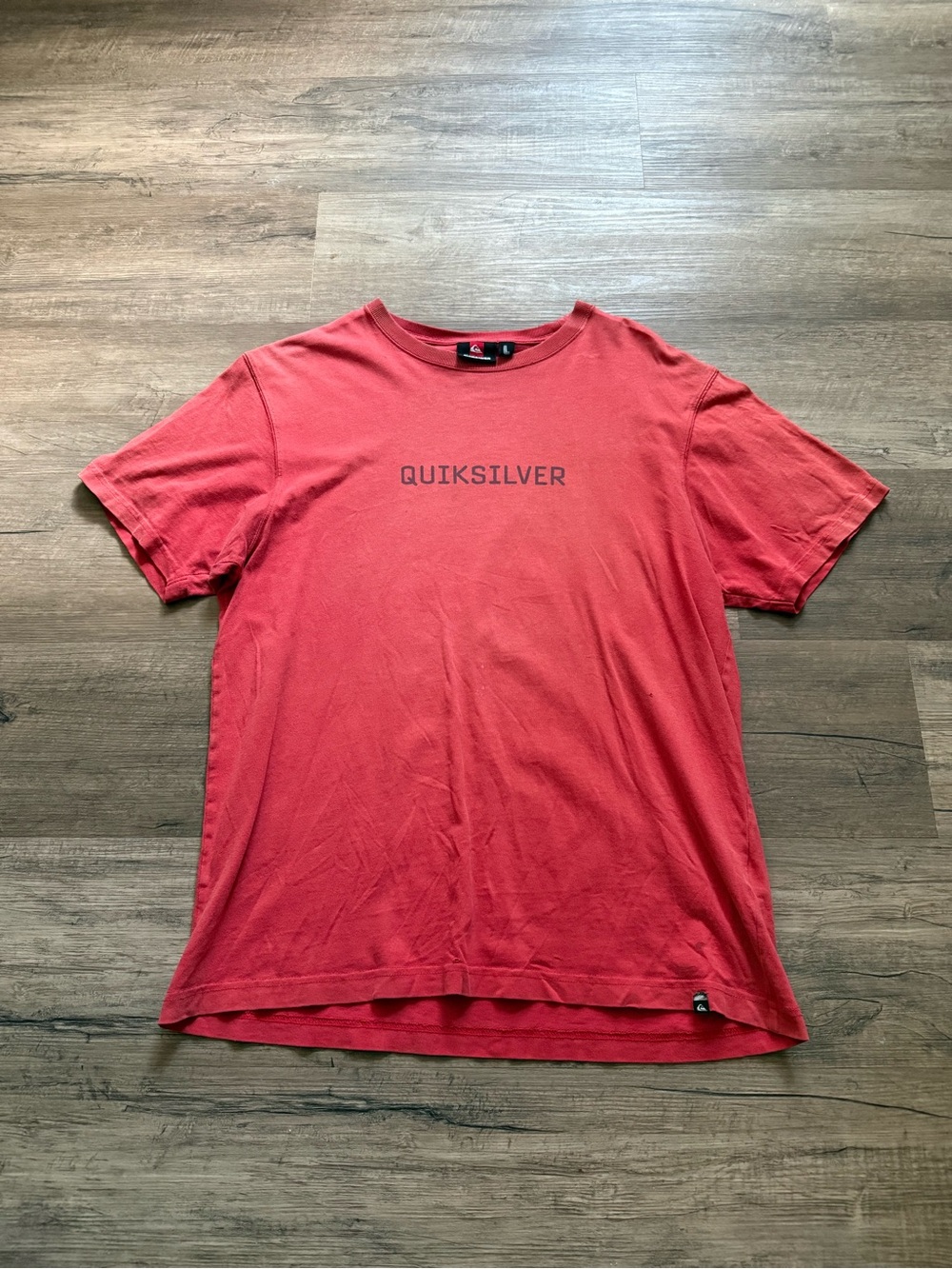 Vintage Y2K Quiksilver Men’s Red Logo T-Shirt